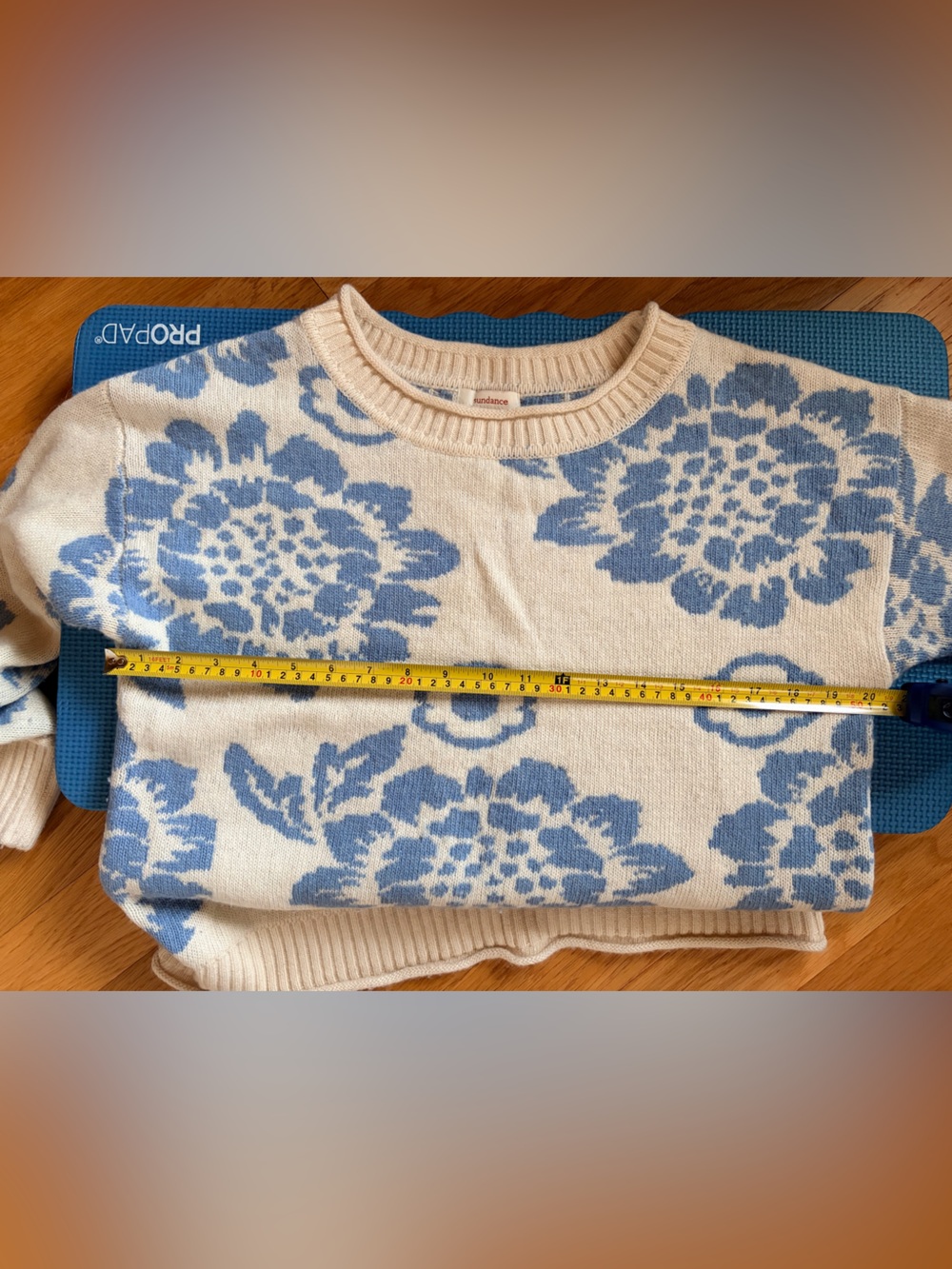 Sundance Floral Blue Cream Cashmere Angora Cropped Sweater Women Size S - Picture 5 of 5